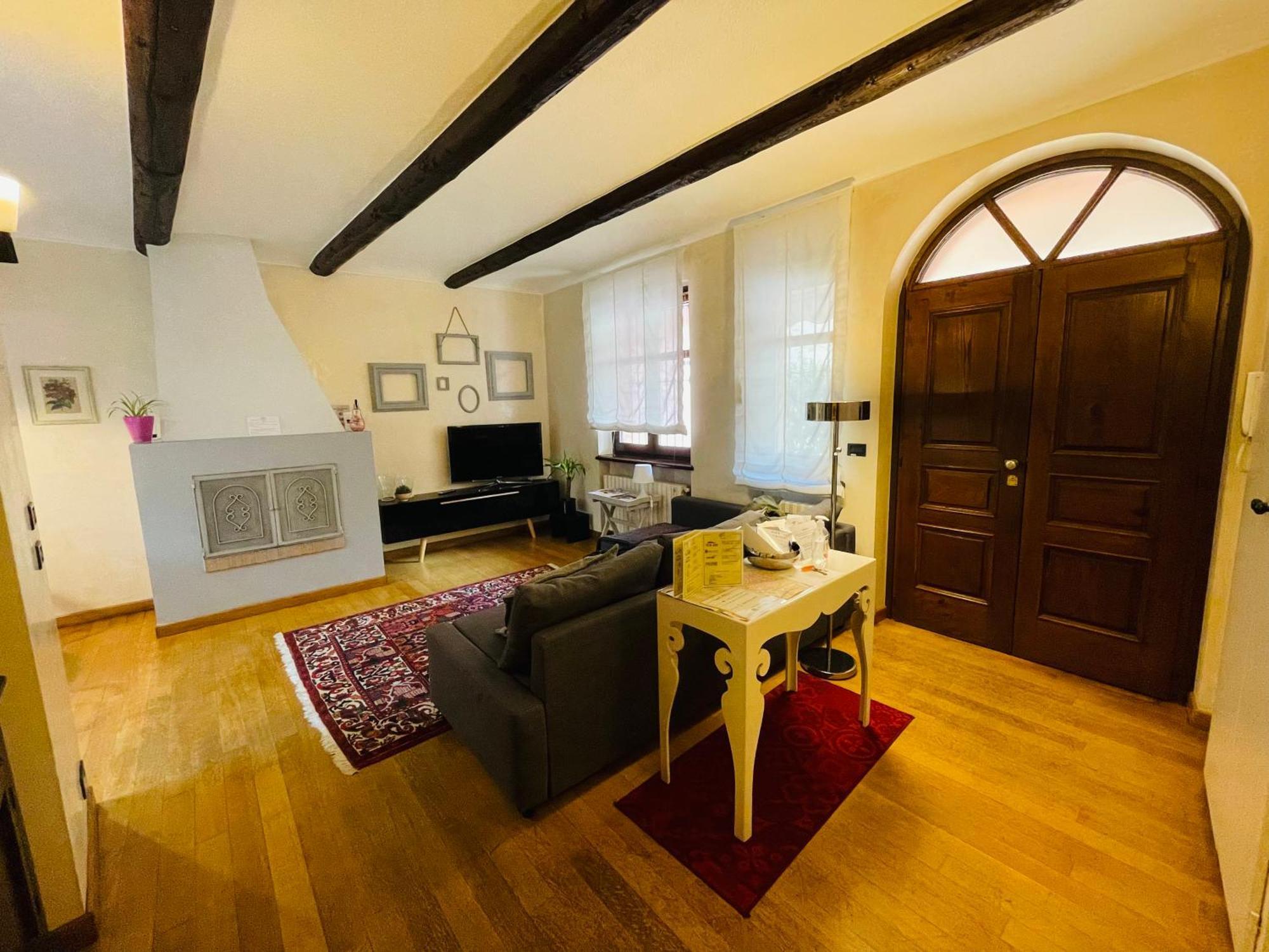 Casa Caroli, Charme E Comfort Nel Cuore Di Alba Exterior foto