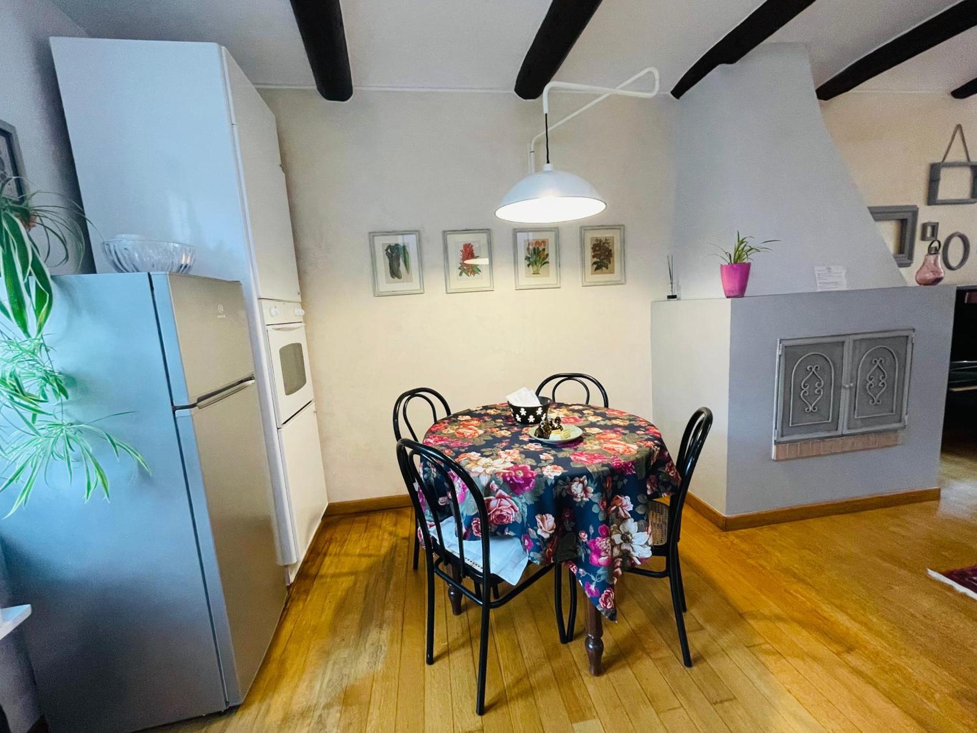 Casa Caroli, Charme E Comfort Nel Cuore Di Alba Exterior foto